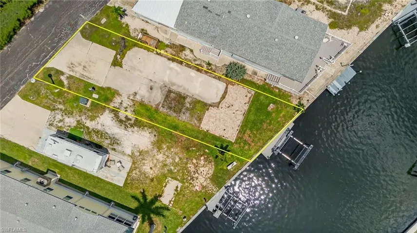 8 Galleon Way, Fort Myers Beach, Florida 33931