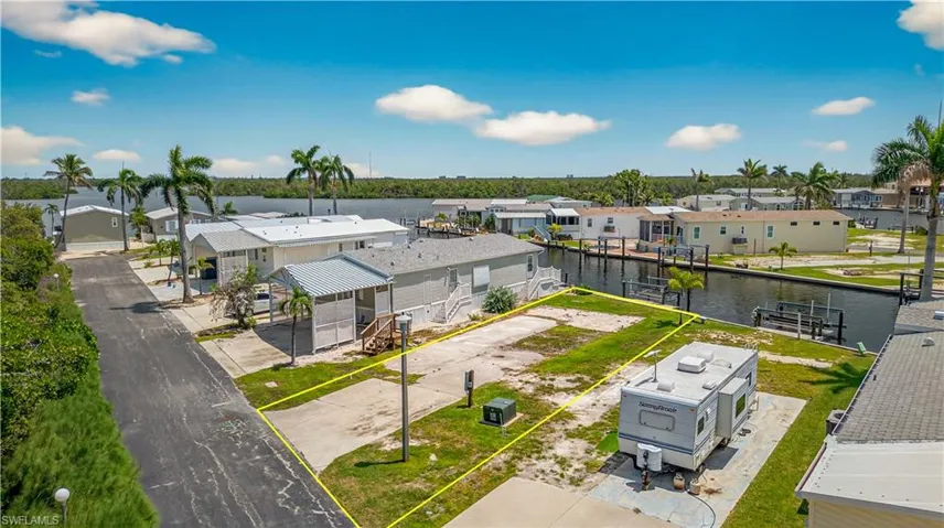 8 Galleon Way, Fort Myers Beach, Florida 33931