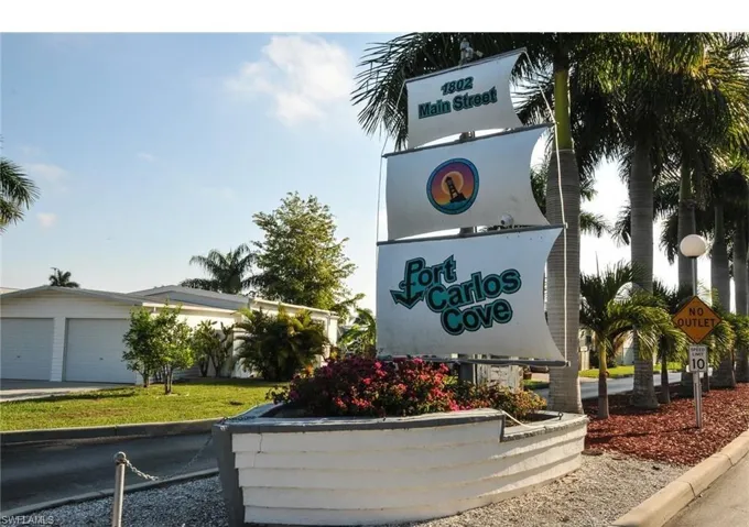 8 Galleon Way, Fort Myers Beach, Florida 33931