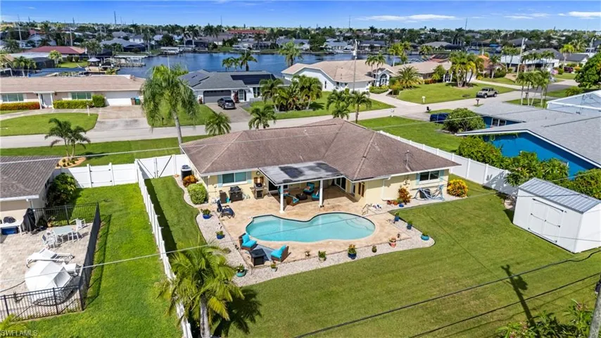 3913 Se 1st Pl, Cape Coral, Florida 33904