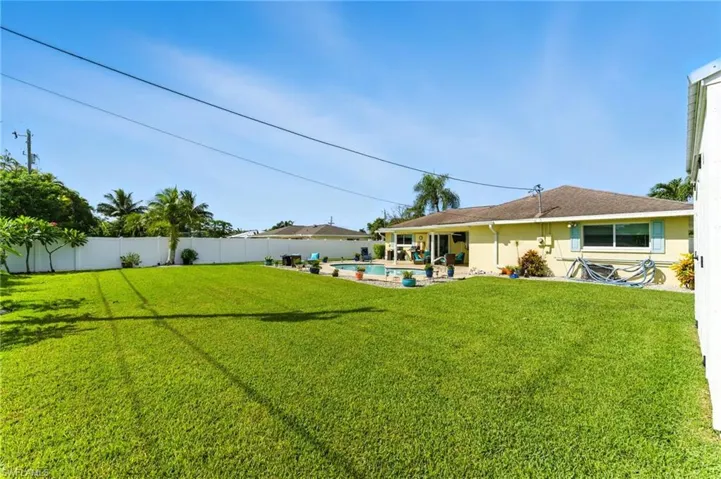 3913 Se 1st Pl, Cape Coral, Florida 33904