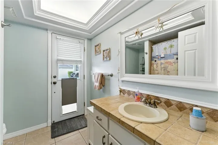3913 Se 1st Pl, Cape Coral, Florida 33904