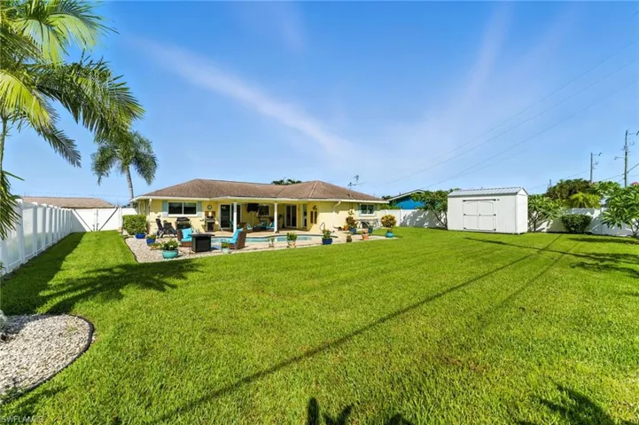 3913 Se 1st Pl, Cape Coral, Florida 33904