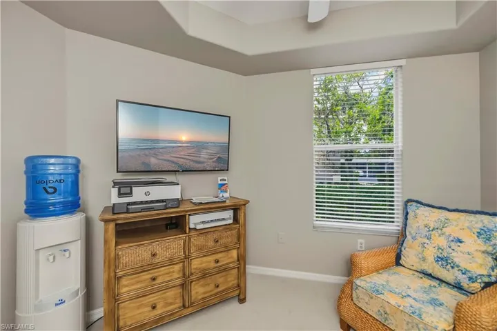 Recessed ceiling with an integrated ceiling fan