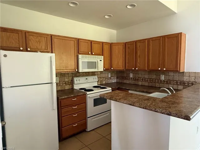 633  Alabama S RD, Lehigh Acres, FL 33974