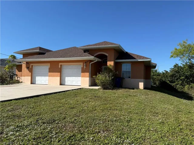 633  Alabama S RD, Lehigh Acres, FL 33974