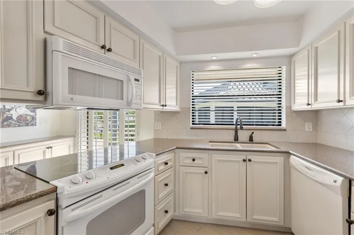 Light and bright with plenty of cabinet space