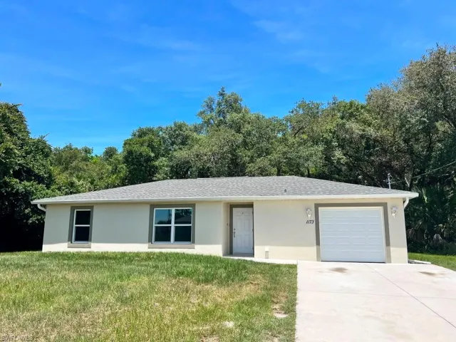 1173 E Benbow Cir, Labelle, Florida 33935