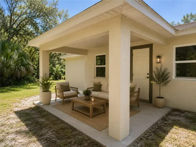 1173 E Benbow Cir, Labelle, Florida 33935