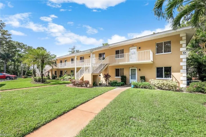 5682  Woodmere Lake  CIR, Naples, FL 34112