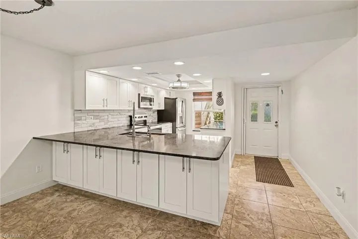 1317 Se 46th Ln 104, Cape Coral, Florida 33904
