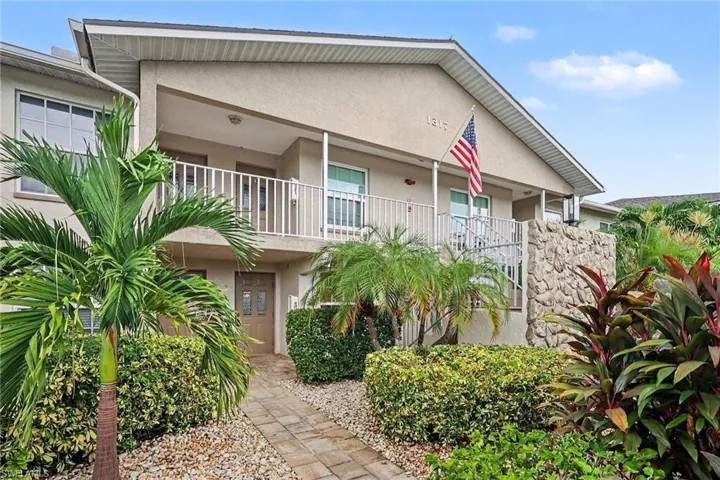 1317 Se 46th Ln 104, Cape Coral, Florida 33904