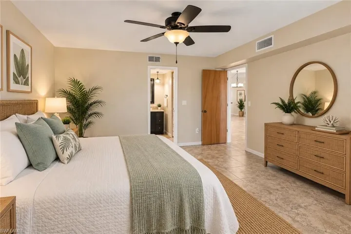 1317 Se 46th Ln 104, Cape Coral, Florida 33904