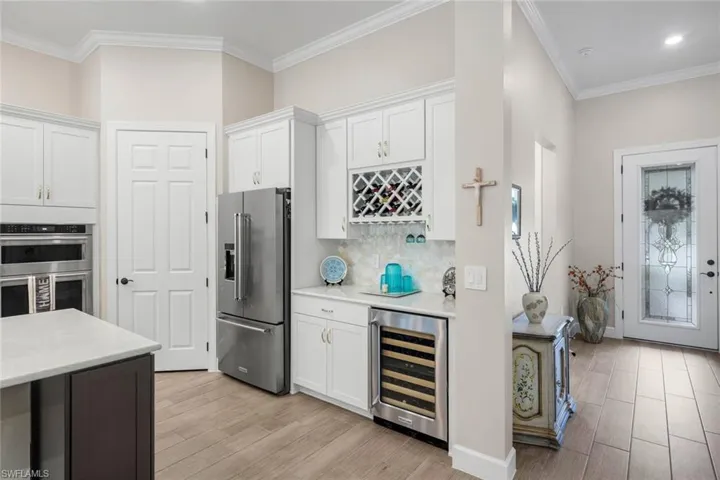 9527 Curlew Dr, Naples, Florida 34120