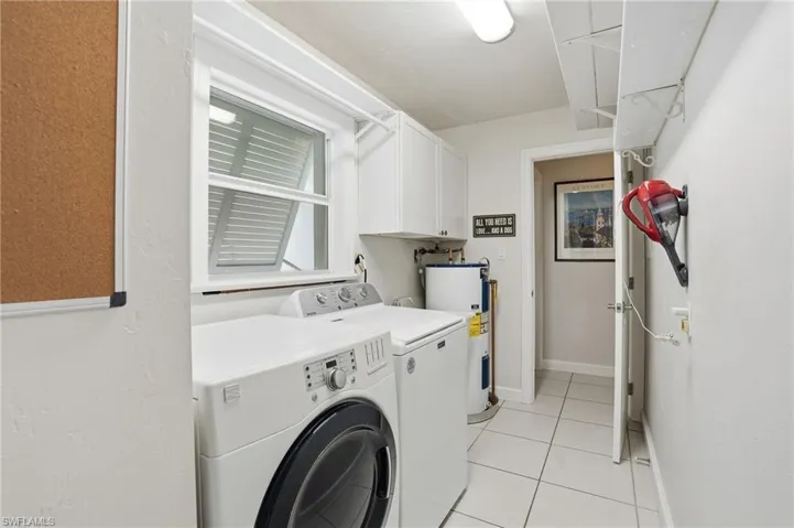 2500  10th N ST, Naples, FL 34103