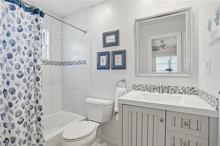 2500  10th N ST, Naples, FL 34103