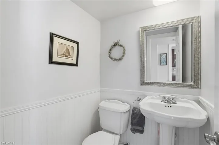 2500  10th N ST, Naples, FL 34103