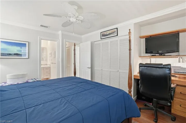 2500  10th N ST, Naples, FL 34103