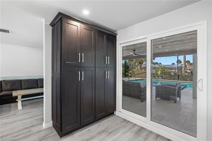 Kitchen pantry