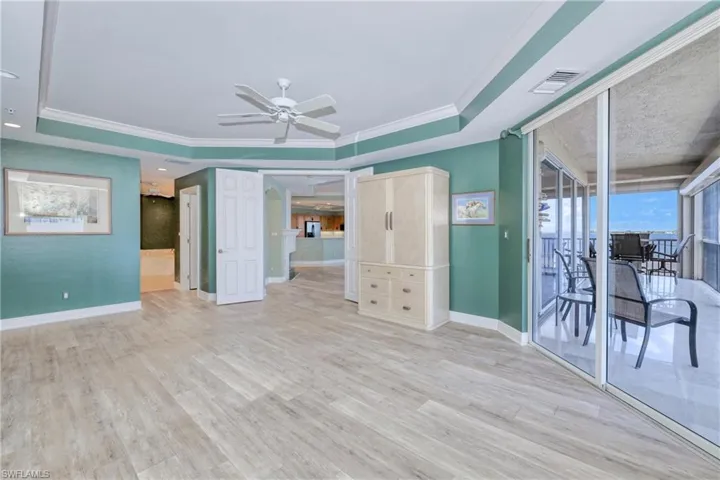 Large Master with dbl door entry and lanai access!