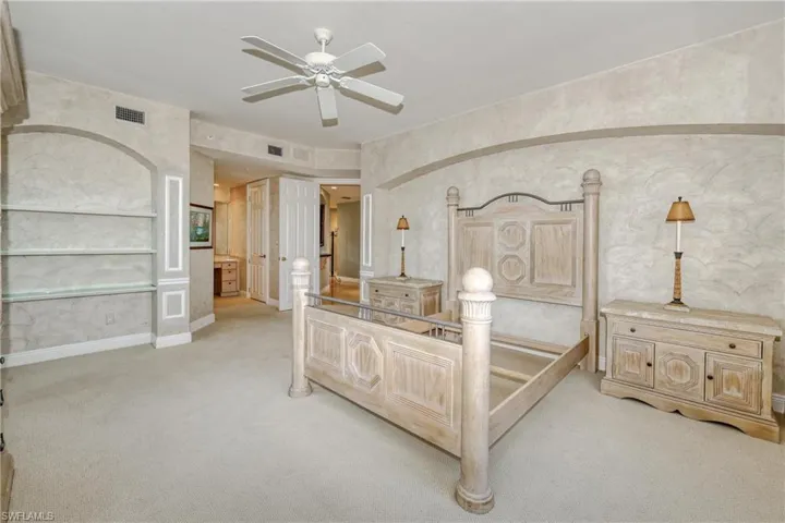 Large ensuite bedrooms also feels like a 2nd master suite!