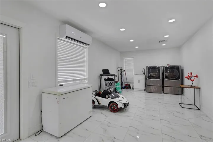 521 31st St Sw, Naples, Florida 34117