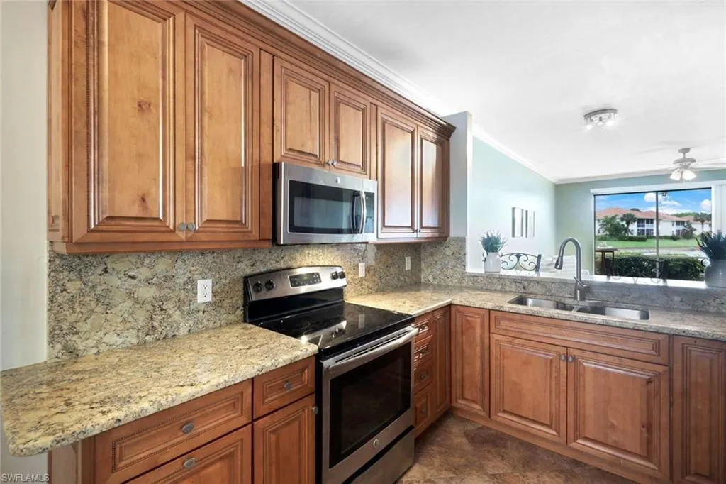 360 Robin Hood CIR, Naples, FL 34104,224027346