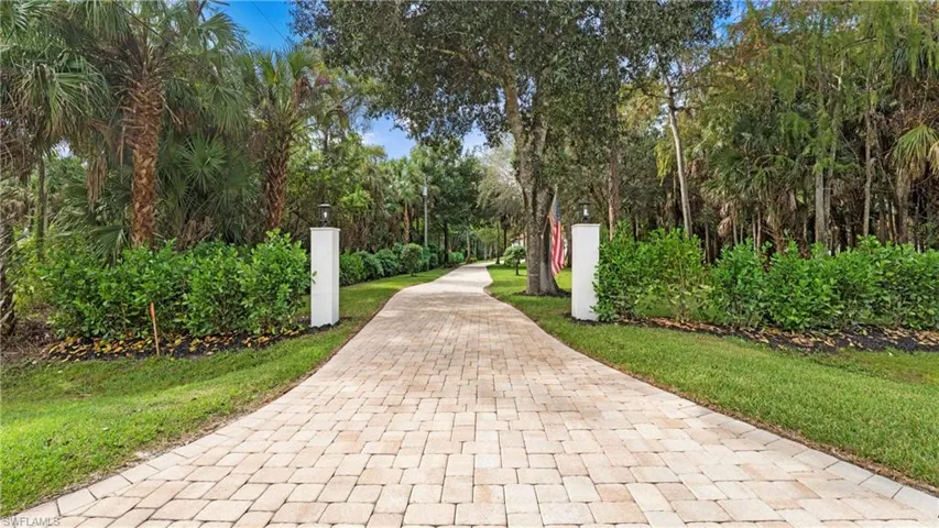 Surrounding community with a yard