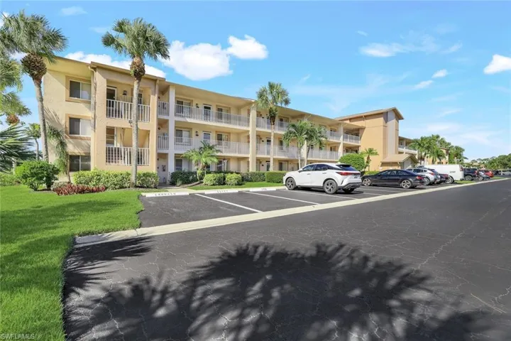 Unit is located in the top floor, left end unit.