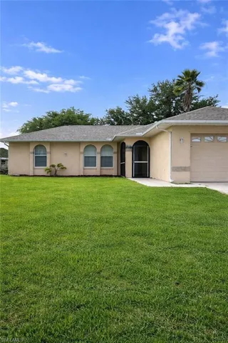 1045 NE 40th  TER, Cape Coral, FL 33909