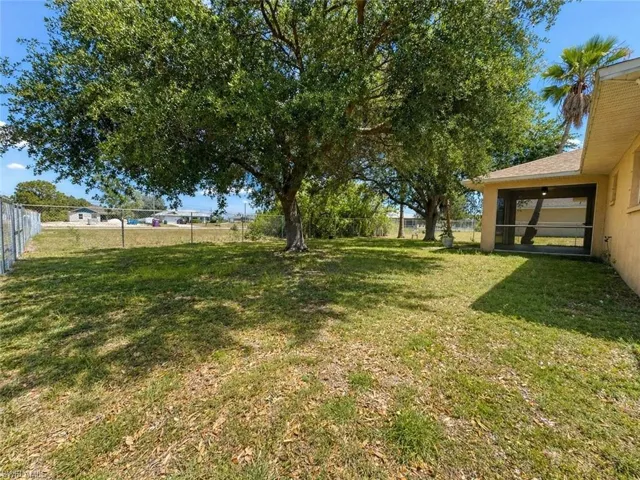 1045 NE 40th  TER, Cape Coral, FL 33909