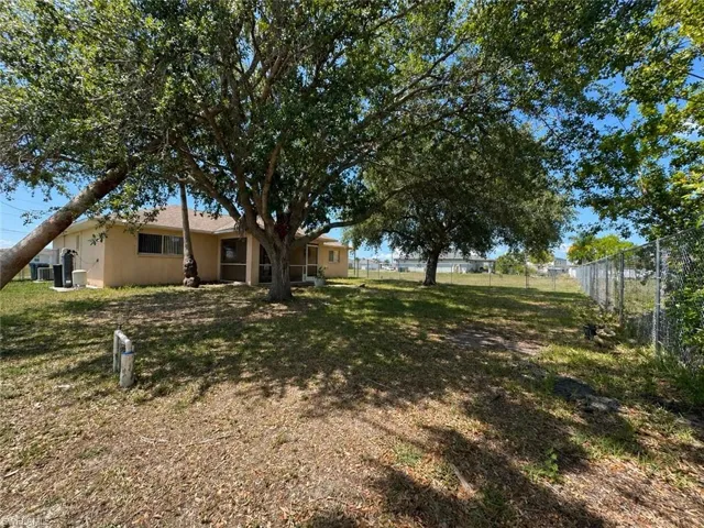 1045 NE 40th  TER, Cape Coral, FL 33909