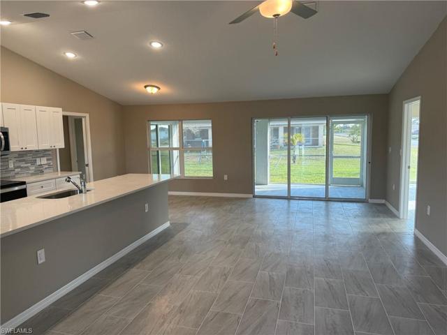 1640 NW 2nd  ST, Cape Coral, FL 33993