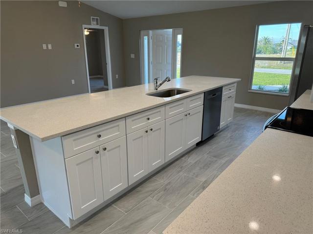 1640 NW 2nd  ST, Cape Coral, FL 33993