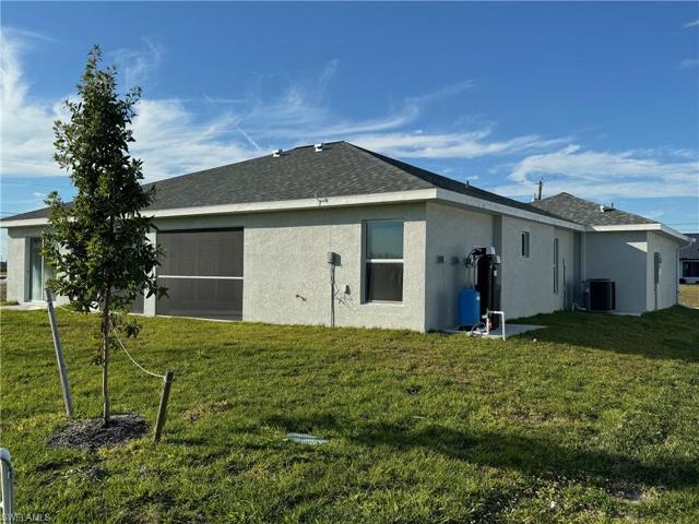 1640 NW 2nd  ST, Cape Coral, FL 33993