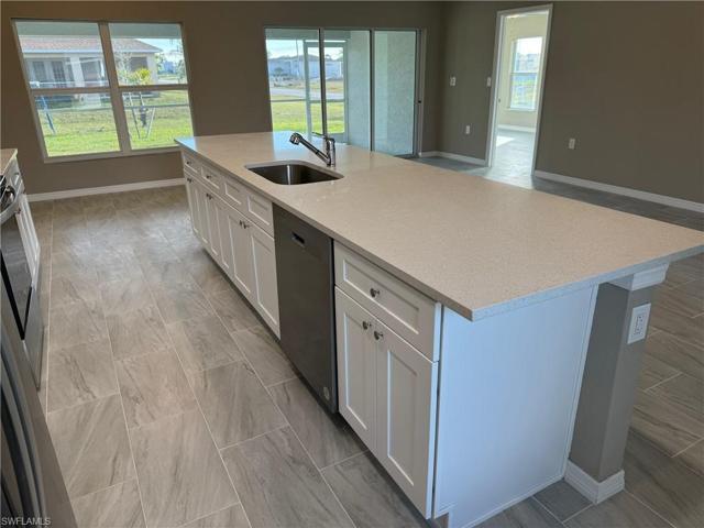 1640 NW 2nd  ST, Cape Coral, FL 33993