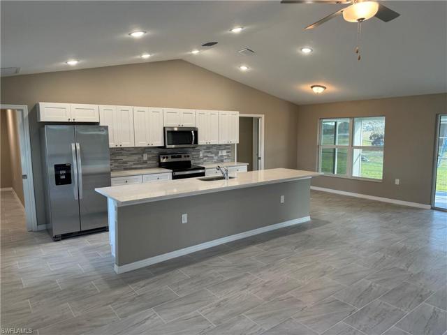1640 NW 2nd  ST, Cape Coral, FL 33993
