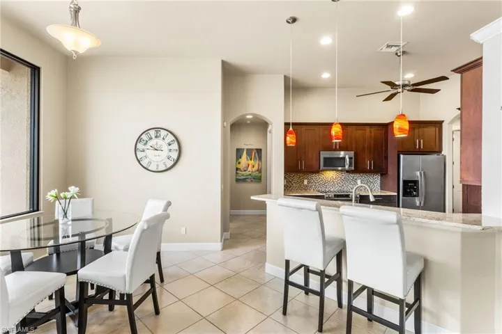 Kitchen, Breakfast Bar, and casual dining area.