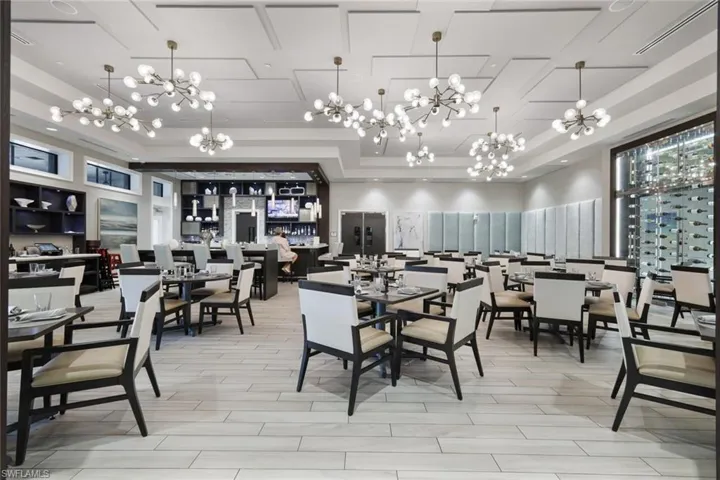Welcome to Zest for your lunch, dinner or Sunday Brunch.  The poolside bar is especially fun.