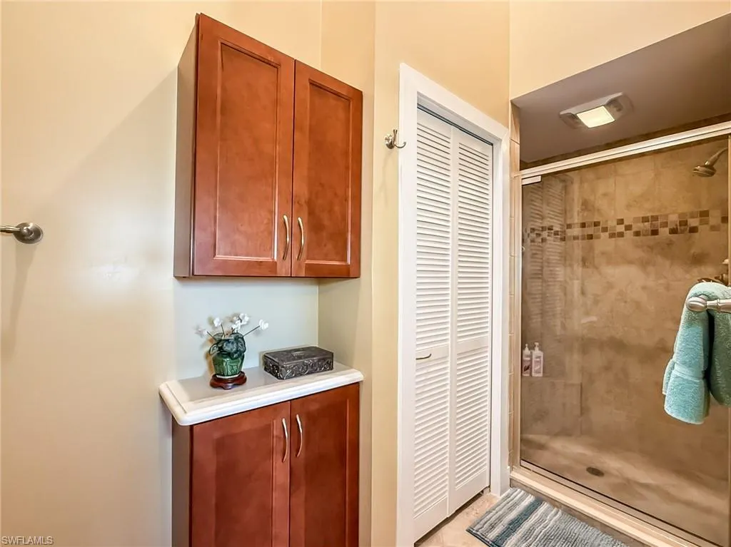 16101 Kelly Woods DR, Fort Myers, FL 33908,225015127