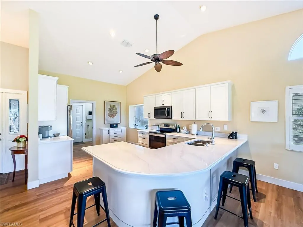 16101 Kelly Woods DR, Fort Myers, FL 33908,225015127
