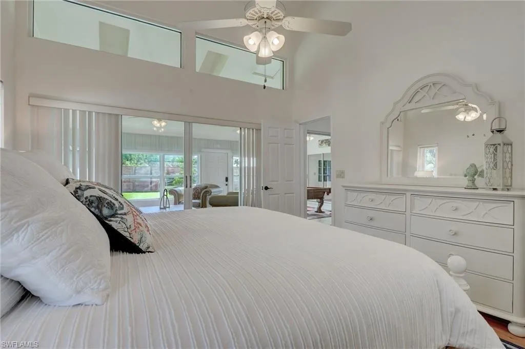 112 Bordeaux CIR, Naples, FL 34112,225051247