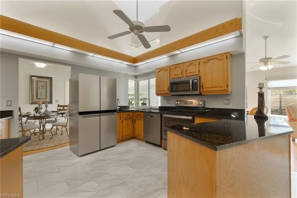 112 Bordeaux CIR, Naples, FL 34112,225051247
