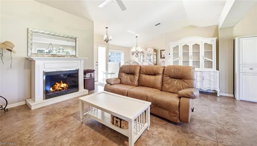 112 Bordeaux Ct, Naples, Florida 34112