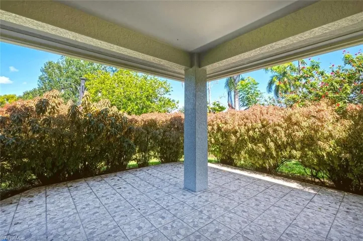 112 Bordeaux Ct, Naples, Florida 34112