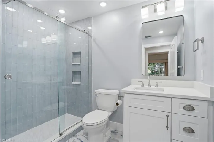 7671 Pebble Creek Cir 204, Naples, Florida 34108