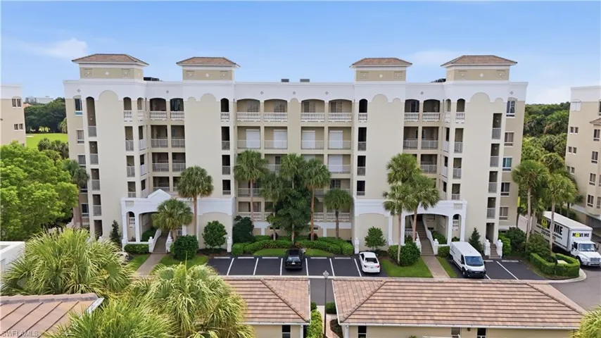 7671 Pebble Creek Cir 204, Naples, Florida 34108