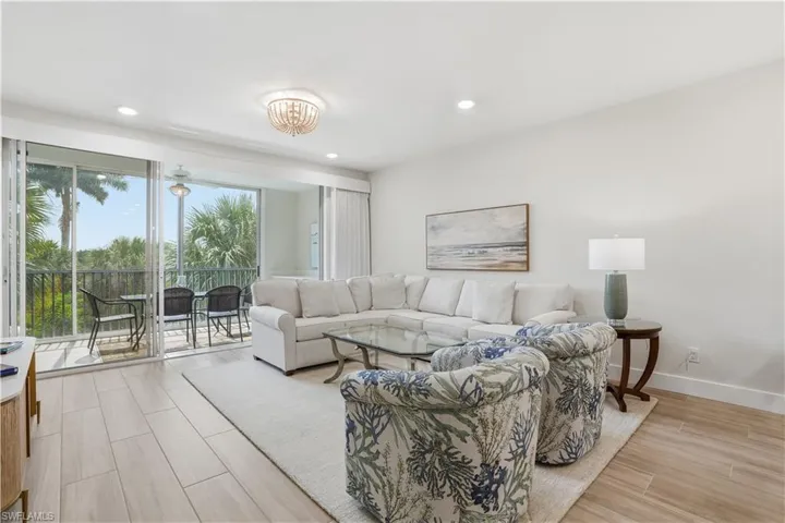 7671 Pebble Creek Cir 204, Naples, Florida 34108