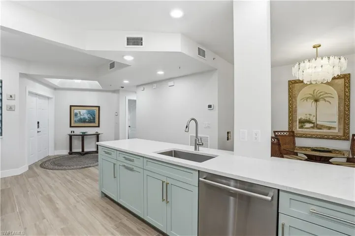 7671 Pebble Creek Cir 204, Naples, Florida 34108