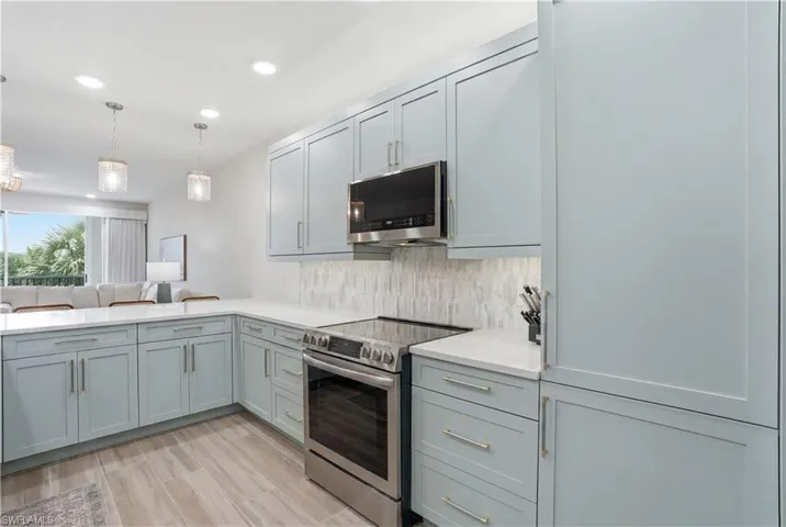 7671 Pebble Creek Cir 204, Naples, Florida 34108